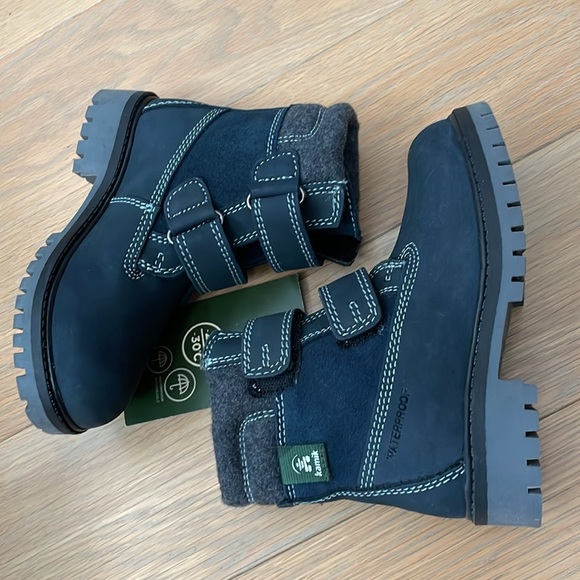 NWT Kamik boys navy blue leather gray hiking snow boots winter 11 - Picture 5 of 5
